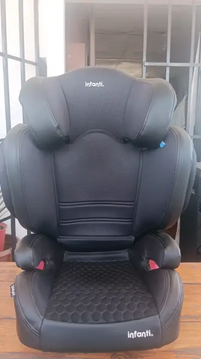 Silla de Auto Infanti Negra para Niños - miniatura 1