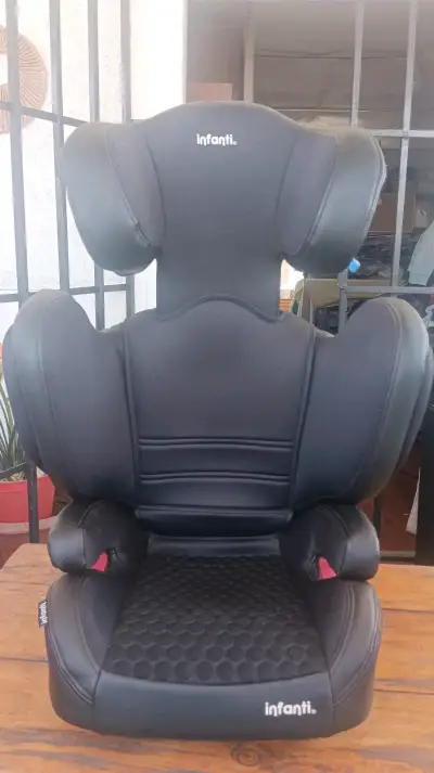 Silla de Auto Infanti Negra para Niños - miniatura 2