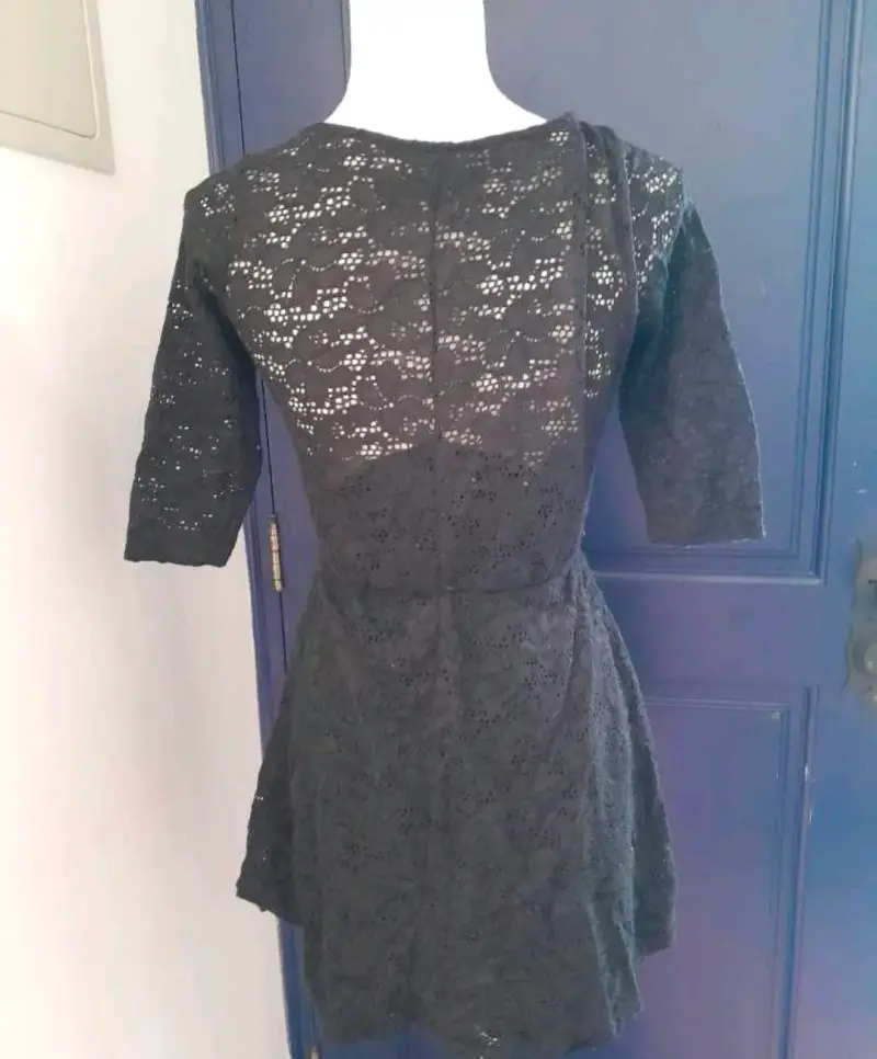 Vestido de encaje negro elegante - 4