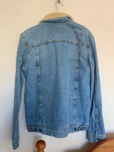 Chaqueta de Mezclilla Zara con Forro de Borrego - miniatura 2
