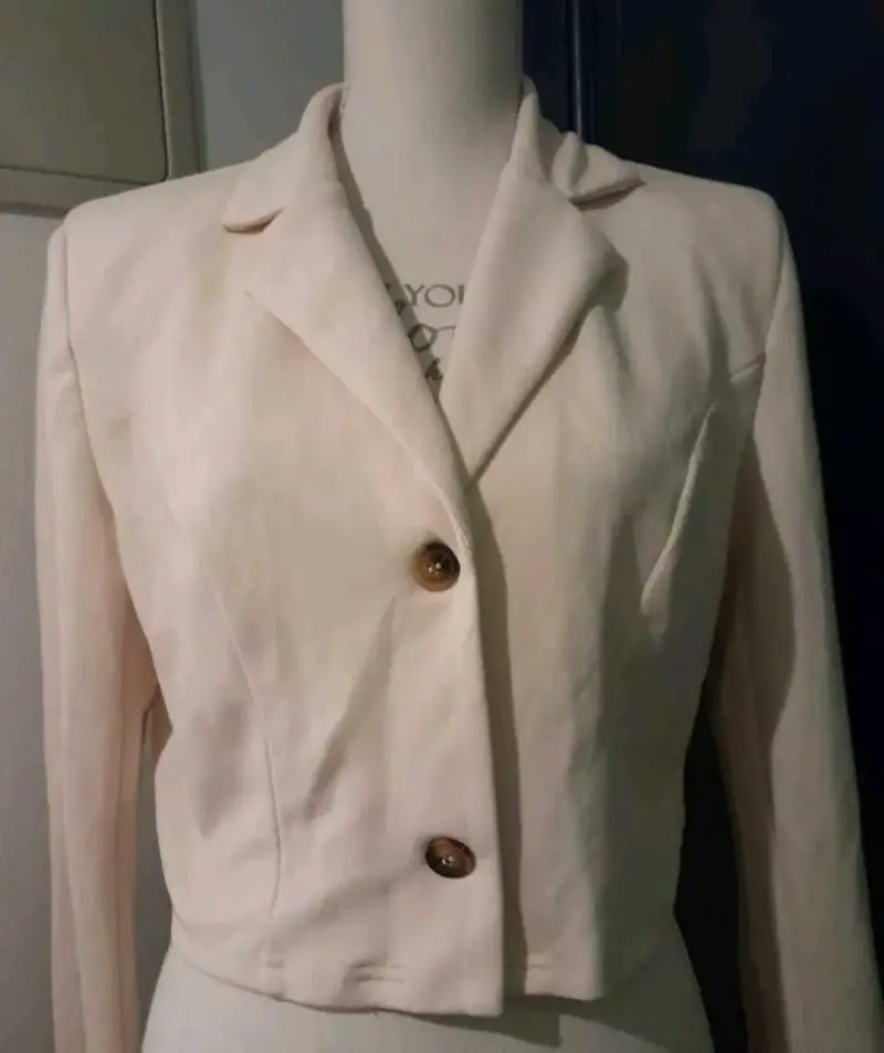Blazer corto beige para mujer - 2