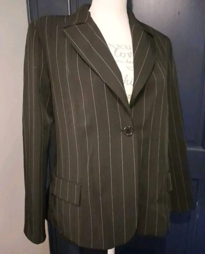 Blazer de mujer a rayas elegante - 2