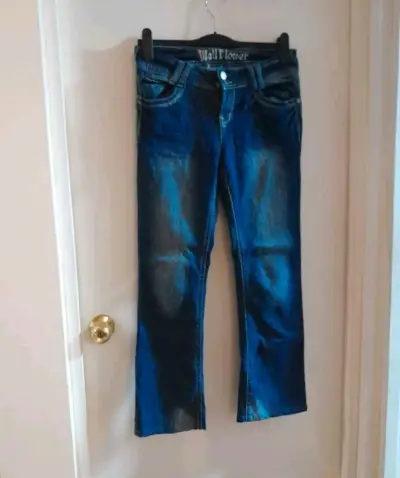 Jeans azul Wallflower con diseño bordado - miniatura 3