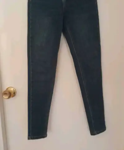 Jeans ajustados de mezclilla azul para mujer - miniatura 2