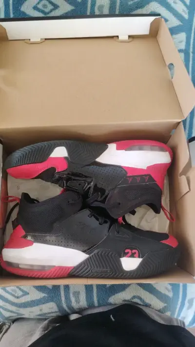 JORDAN STAY LOYAL 2 - miniatura 1