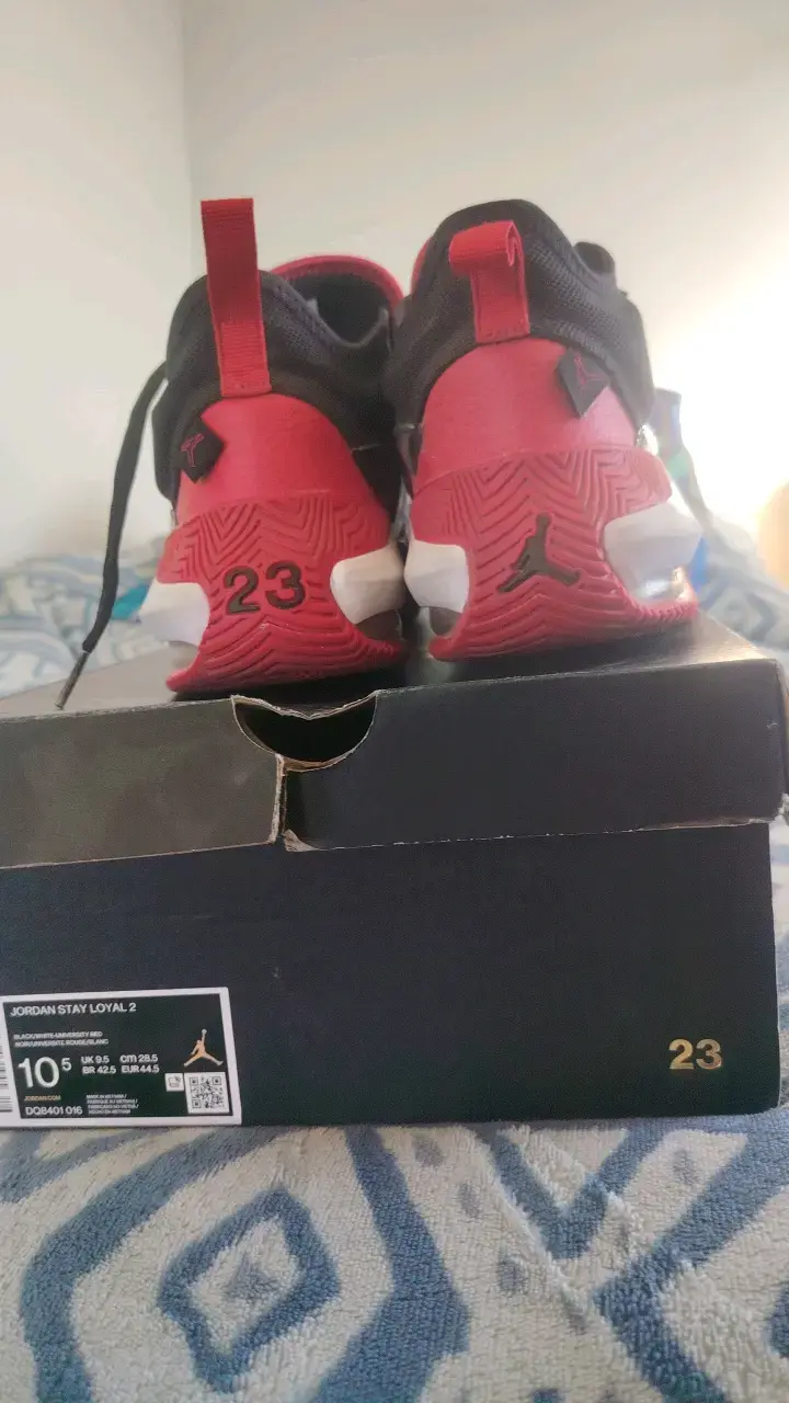 JORDAN STAY LOYAL 2 - 6