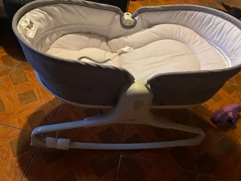 Cuna mecedora para bebé color gris - 3