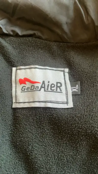 Chaleco sin mangas negro The North Face - miniatura 3
