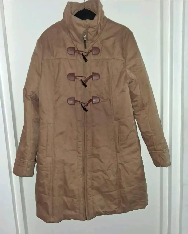 Abrigo largo beige con capucha desmontable - 1