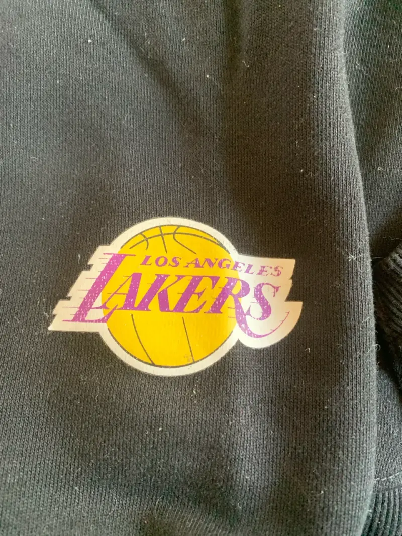 Polerón Lakers NBA negro con capucha - 3