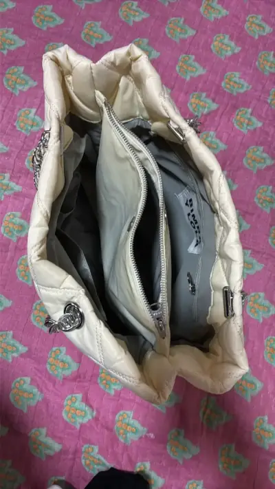 Bolso acolchado beige Bimba y Lola con cadena - miniatura 4