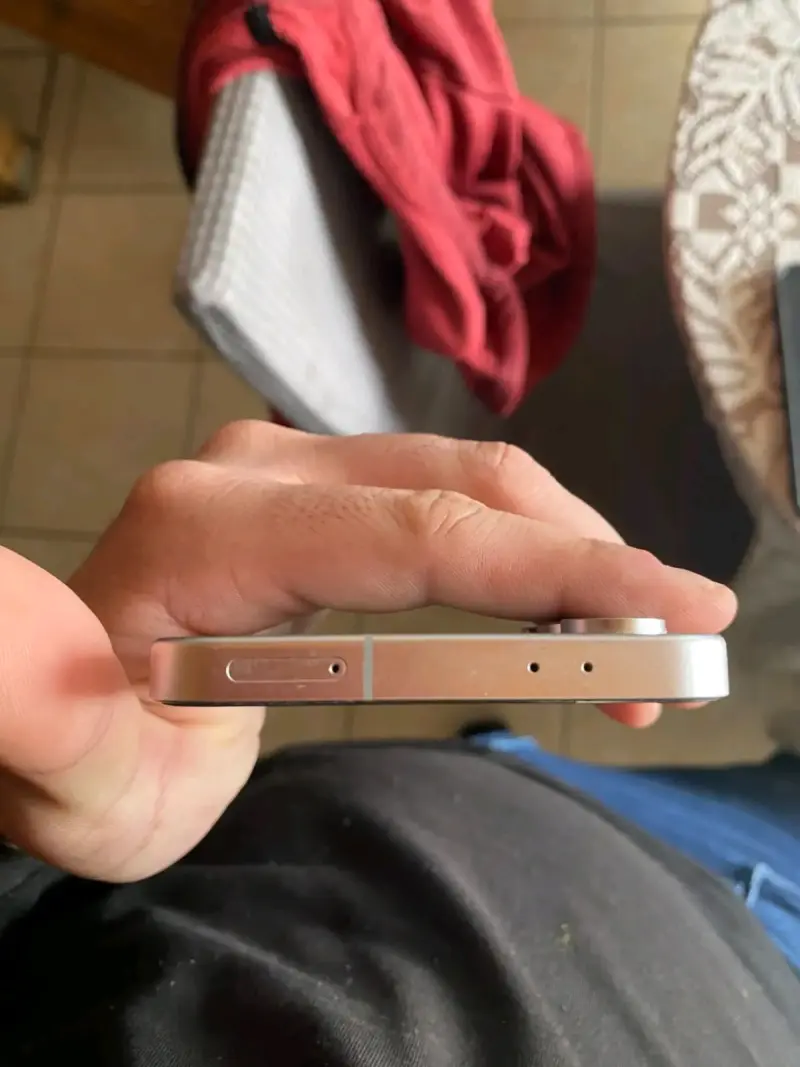 Samsung S24 FE - 2