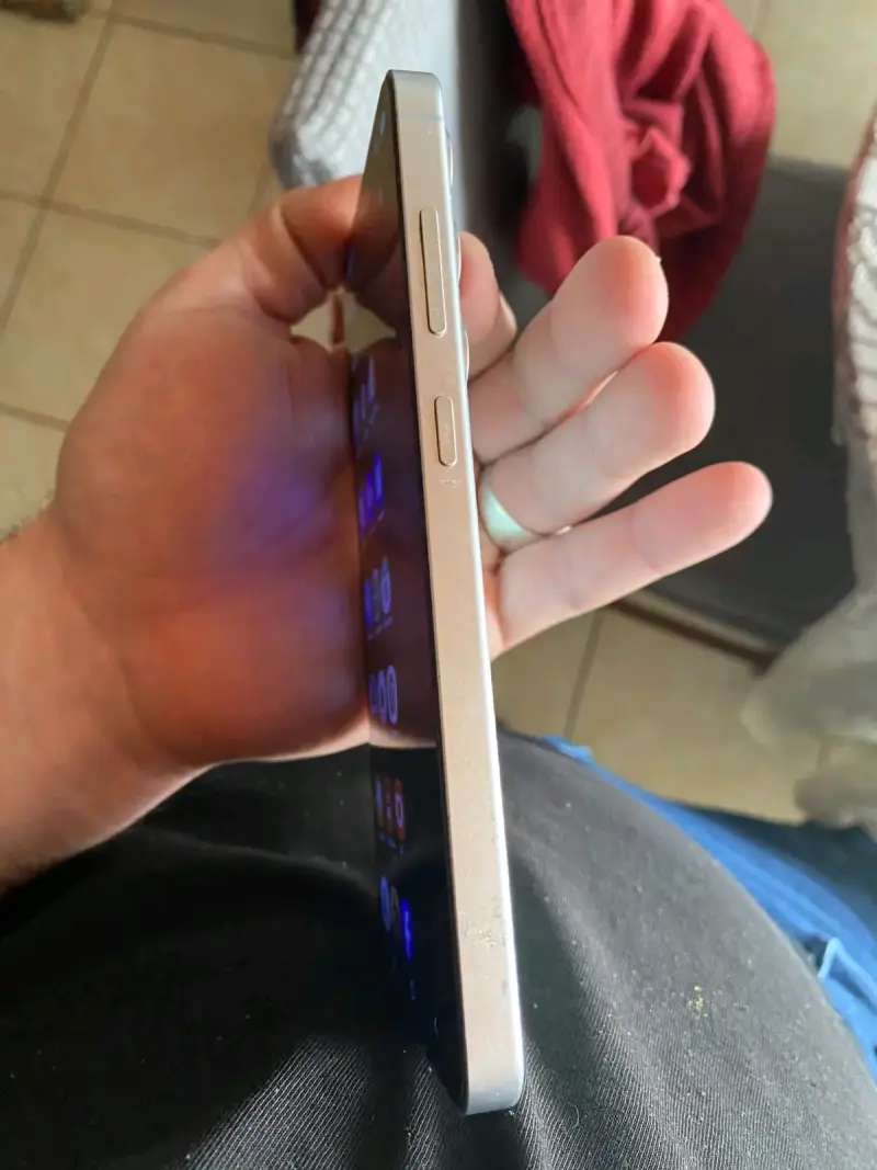 Samsung S24 FE - 3