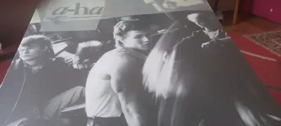 Vinilo A-ha Hunting High and Low - miniatura 1