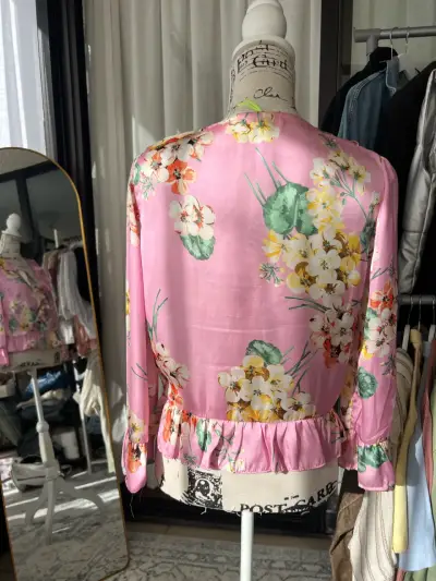 Blusa Mujer Rosada con Flores - miniatura 3