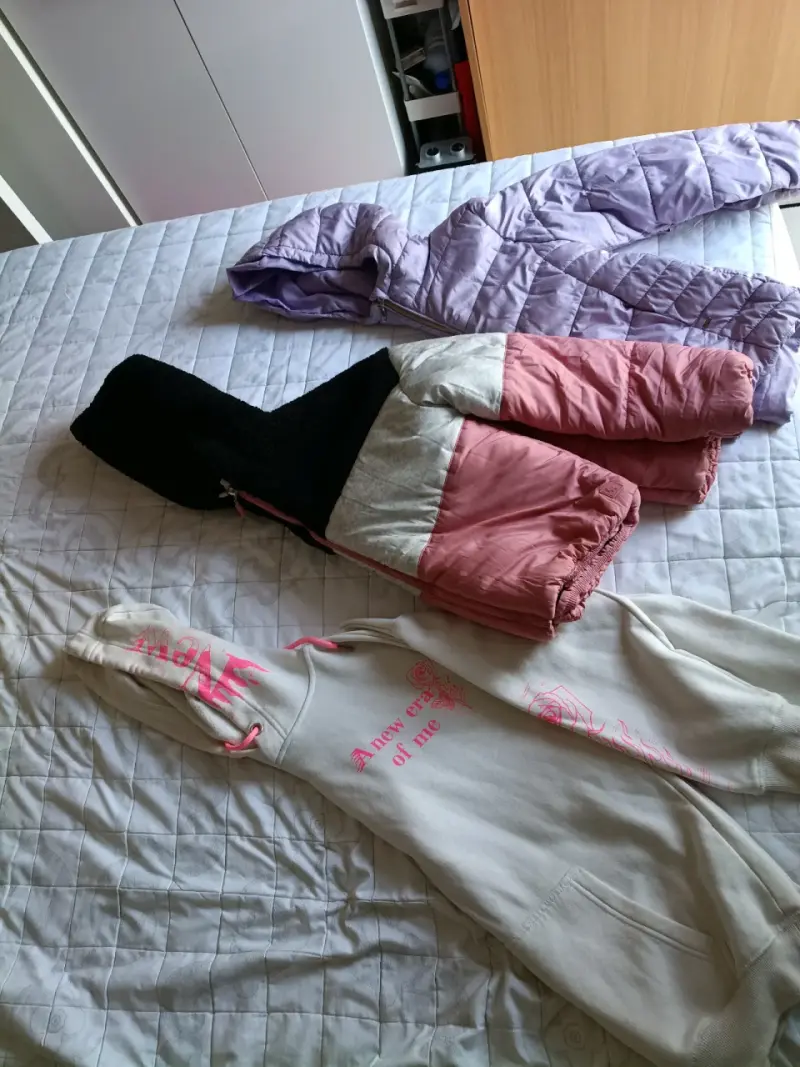 Lote de parkas; polerones niña - 2