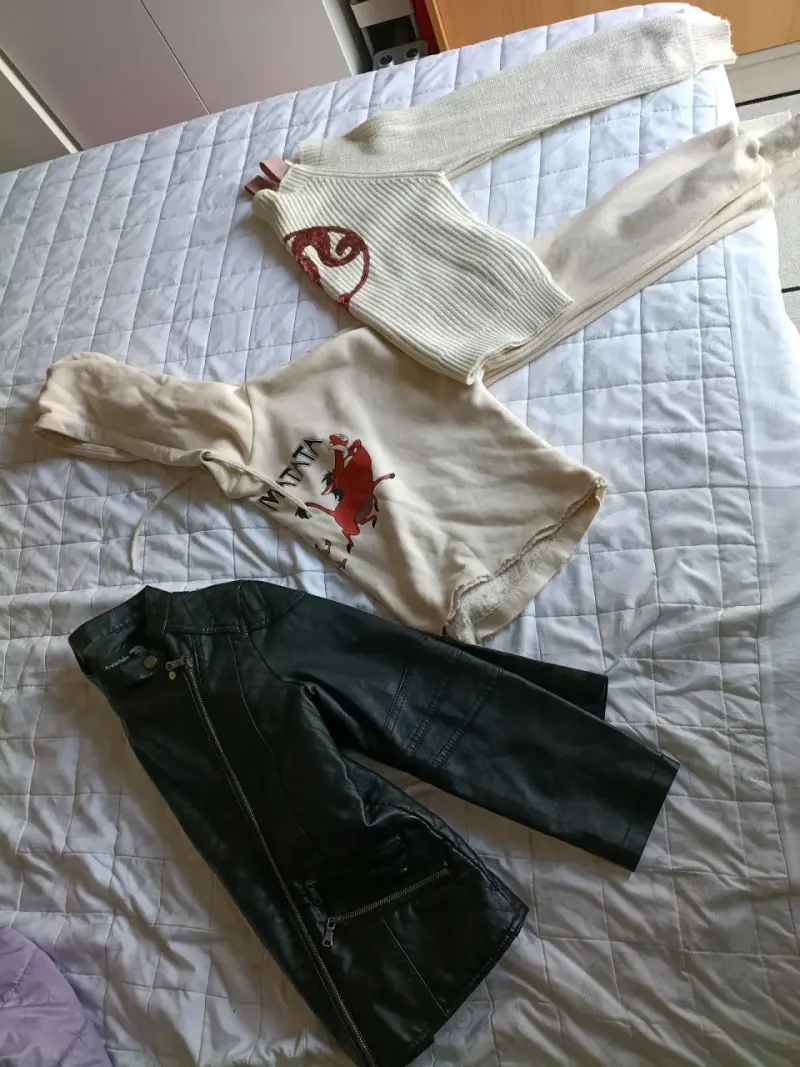 Lote de parkas; polerones niña - 3