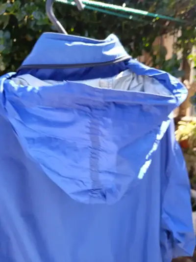 Chaqueta azul con capucha GAP - miniatura 1