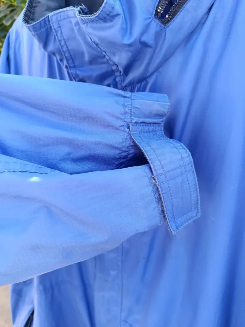 Chaqueta azul con capucha GAP - 2