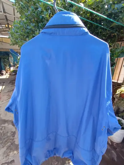 Chaqueta azul con capucha GAP - miniatura 4