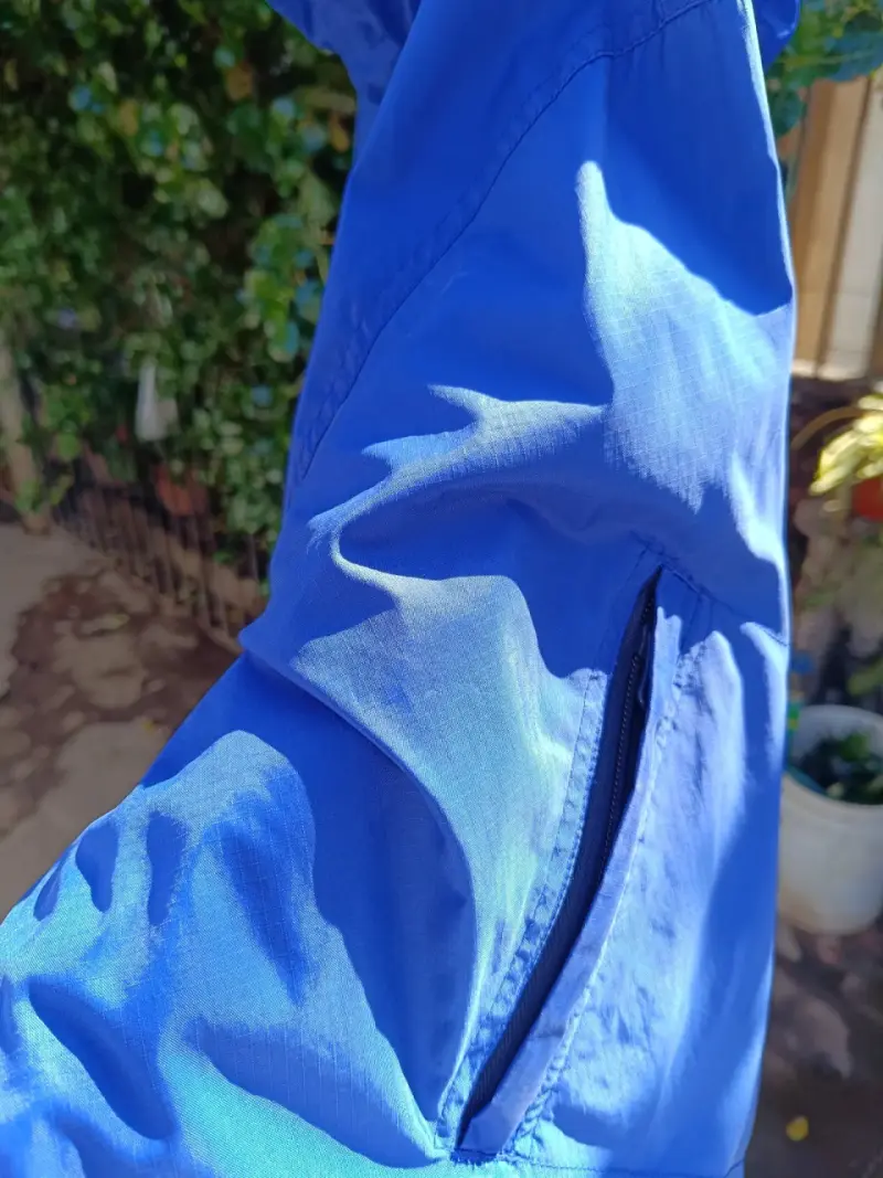 Chaqueta azul con capucha GAP - 5