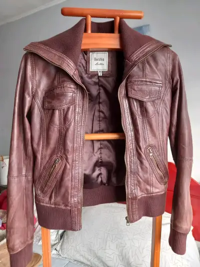 Chaqueta de cuero marrón Bershka para mujer - miniatura 2