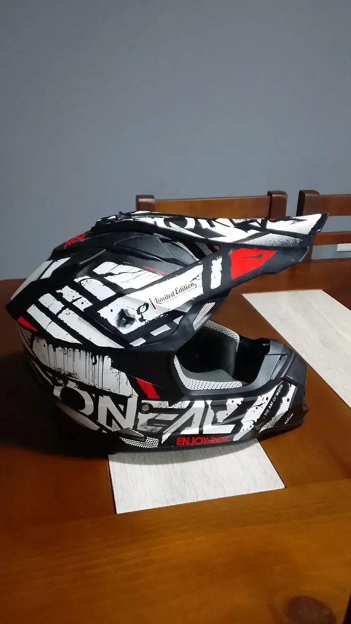 Casco de motocross Oneal edición limitada - 2
