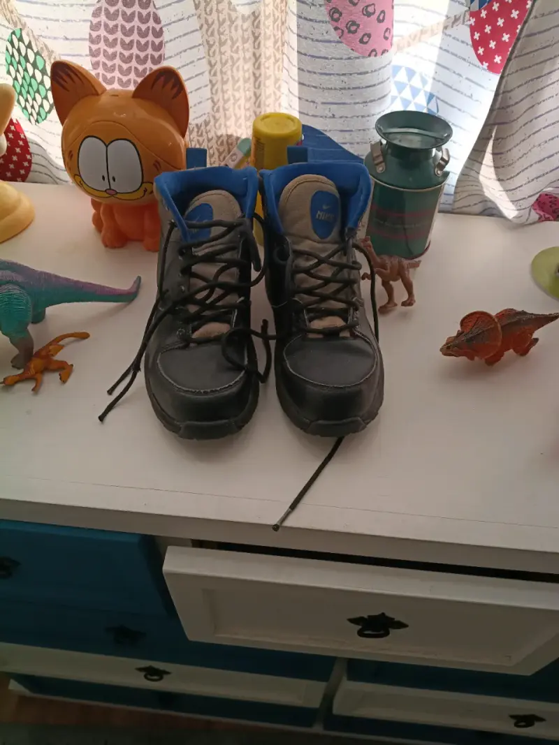 Botas de niño Nike negras y azules - 2