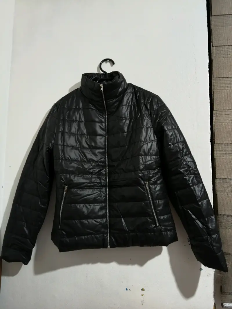 Chaqueta acolchada negra Shein para mujer - 1