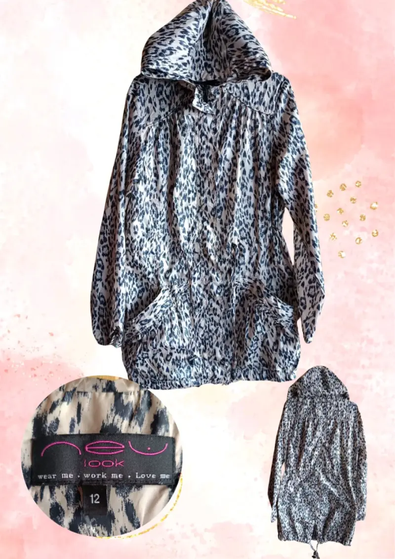 Chaqueta con capucha estampado animal print New L