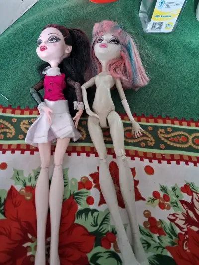 Muñecas Monster High usadas en buen estado - miniatura 1