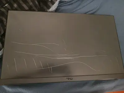 Monitor MSI con rayas visibles - miniatura 1
