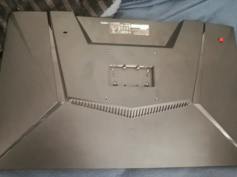 Monitor MSI con rayas visibles - 2