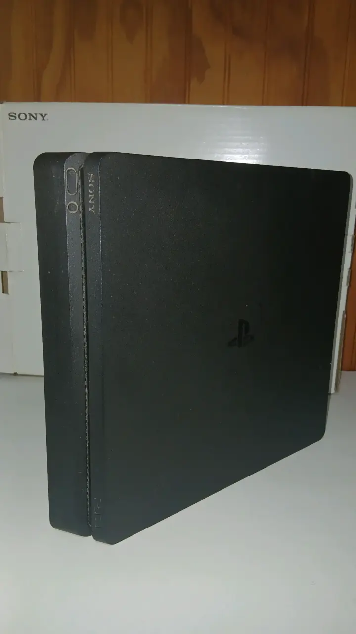 PLAYSTATION 4+JUEGOS+BASE DE CARGA - 2