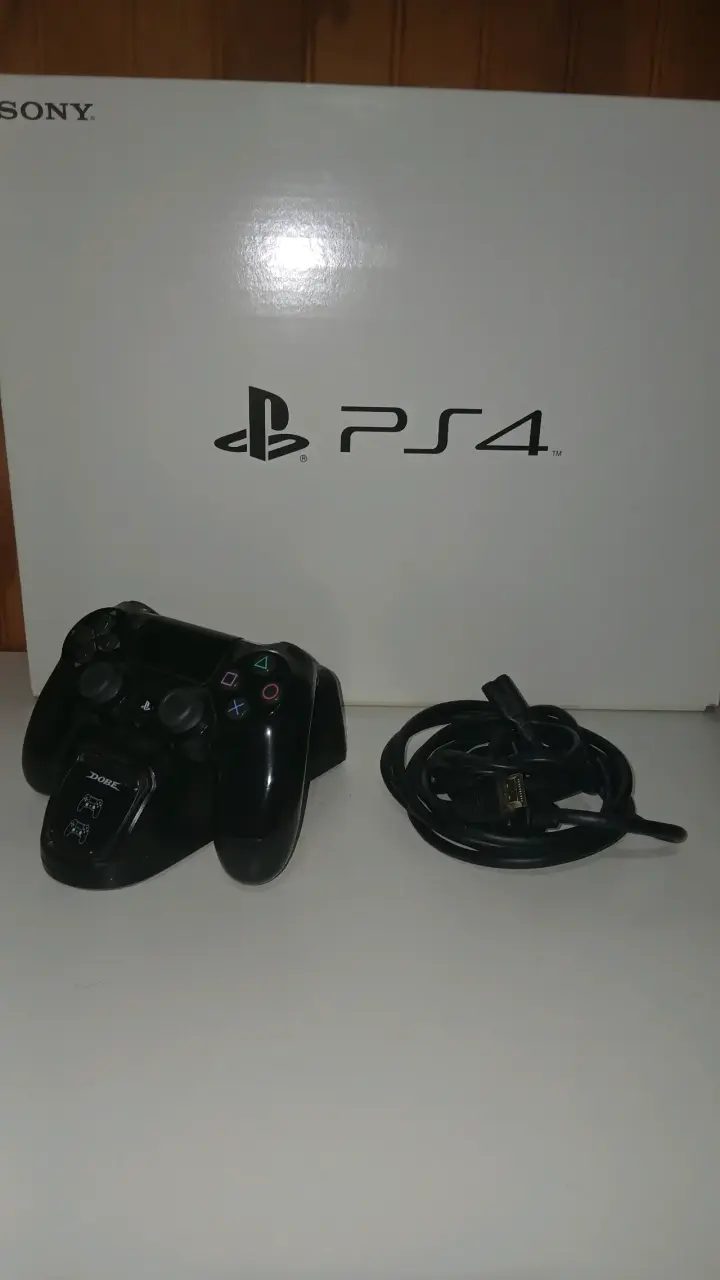 PLAYSTATION 4+JUEGOS+BASE DE CARGA - 3
