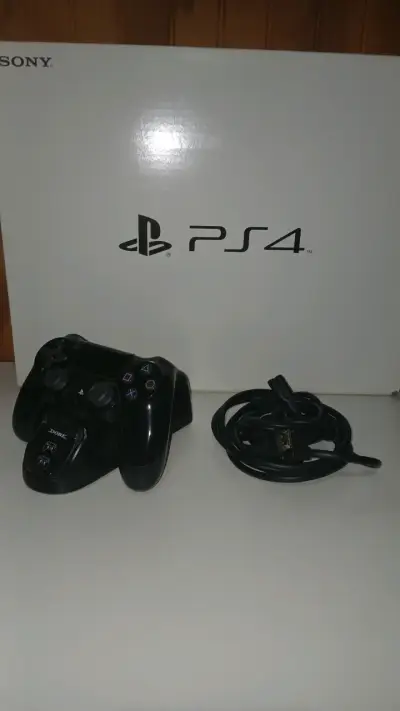 PLAYSTATION 4+JUEGOS+BASE DE CARGA - miniatura 3