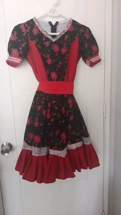 Vestido cueca rojo y negro talla 16 niña - miniatura 1