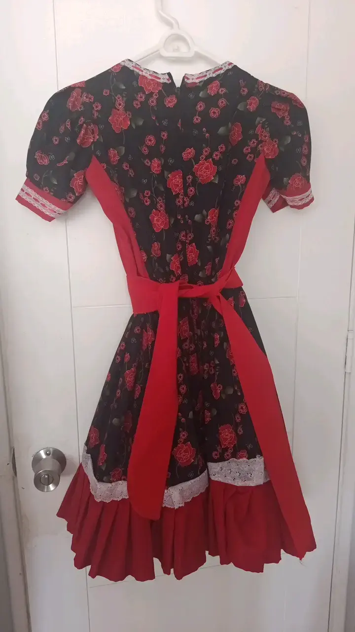 Vestido cueca rojo y negro talla 16 niña - 4