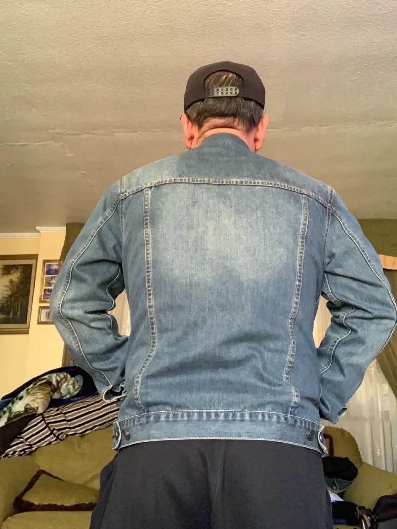 Chaqueta de mezclilla para hombre en buen estado - 2