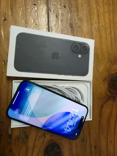 Se vende o se cambia iPhone 16 Batería 🔋 100% - miniatura 1