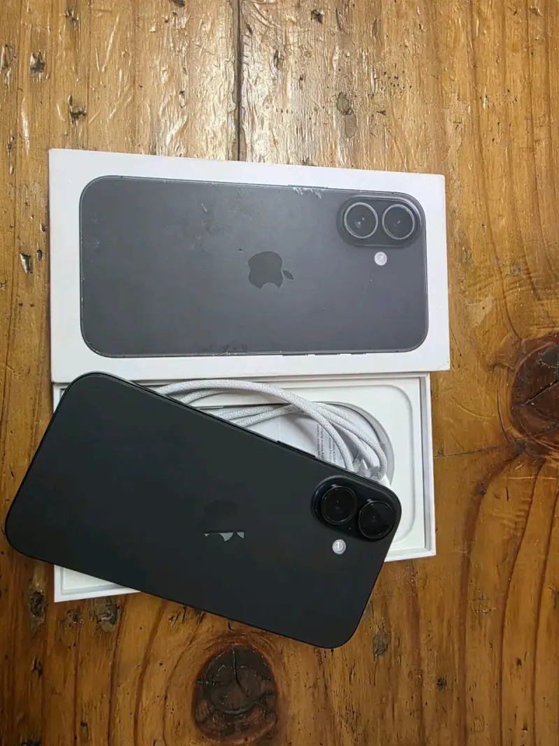 Se vende o se cambia iPhone 16 Batería 🔋 100% - 2