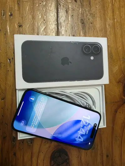 Se vende o se cambia iPhone 16 Batería 🔋 100% - miniatura 6