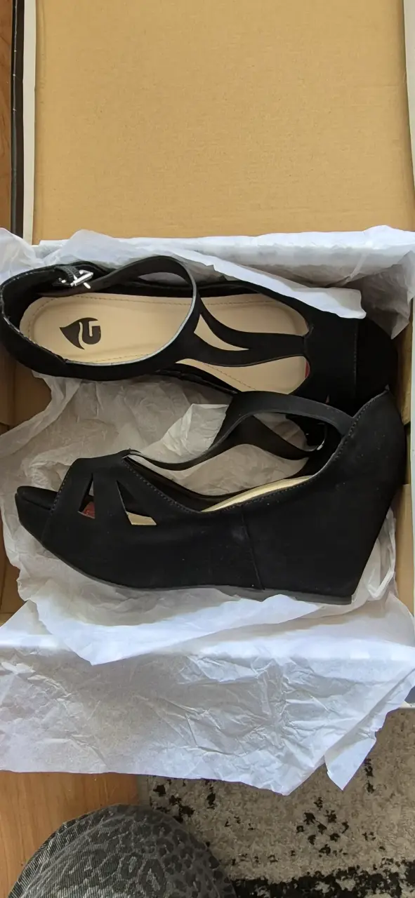 Sandalias negras de tacón bajo elegantes, - 2
