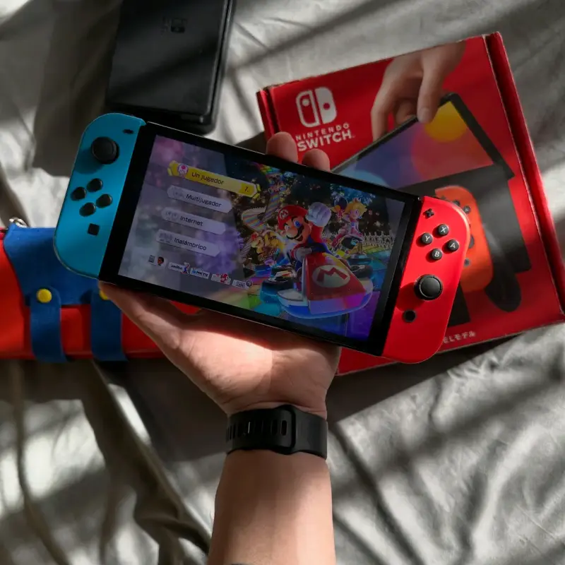 Nintendo Switch Oled Neon + Mario Kart 8 Deluxe - 1
