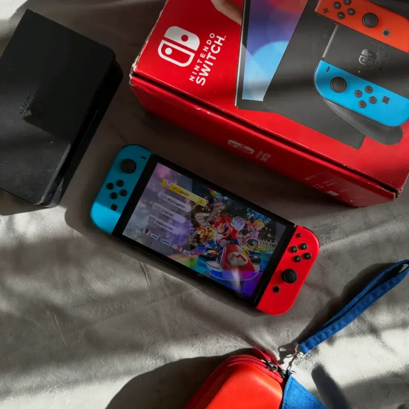 Nintendo Switch Oled Neon + Mario Kart 8 Deluxe - 2