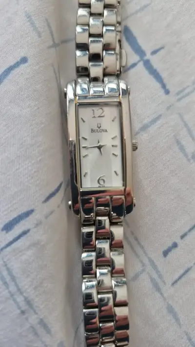 Reloj de pulsera Bulova plateado elegante - miniatura 2