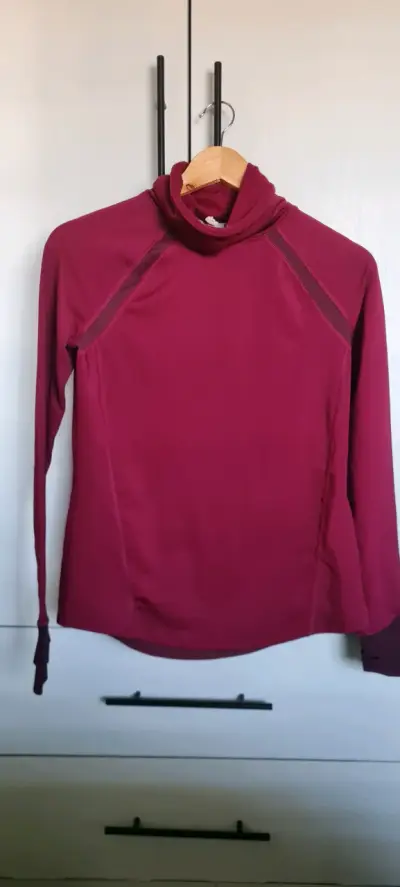 Polerón deportivo burdeos Under Armour - miniatura 1