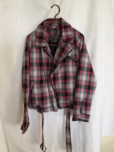 Chaqueta de cuadros rosa y negro para mujer - miniatura 1