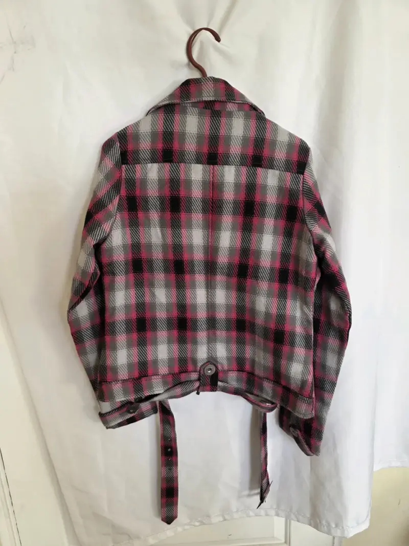 Chaqueta de cuadros rosa y negro para mujer - 2
