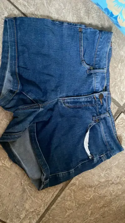 Shorts de mezclilla azul para mujer - miniatura 1
